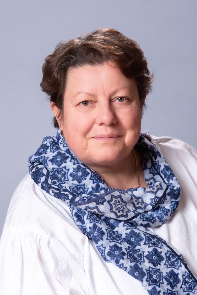 Lakos Krisztina